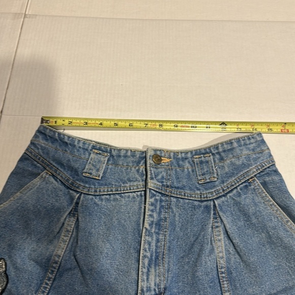 Chennachi Denim Women's Shorts with Embroidered Detail wolves roses hummingbird - Picture 2 of 10